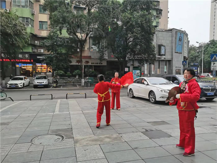 四川中青旅綿陽(yáng)分社、綿陽(yáng)市中旅假日旅行社、綿陽(yáng)自來(lái)文化傳播有限公司24H自助售貨服務(wù)盛大開(kāi)業(yè)